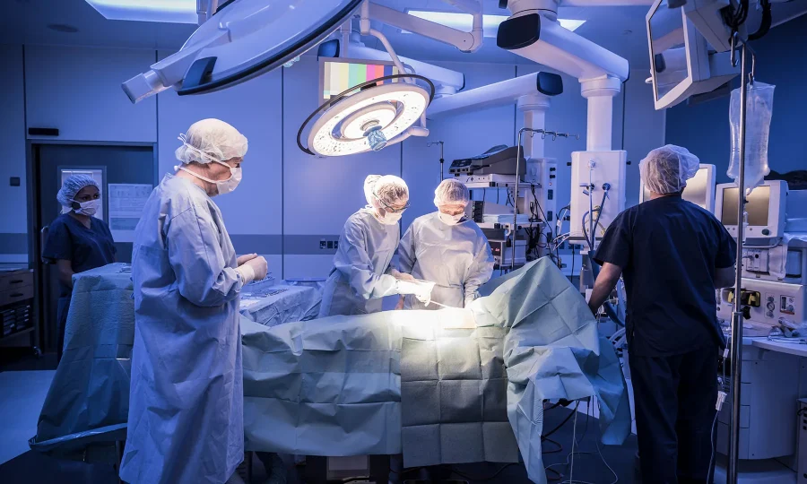 4246316093939692992301604922496heart-surgery